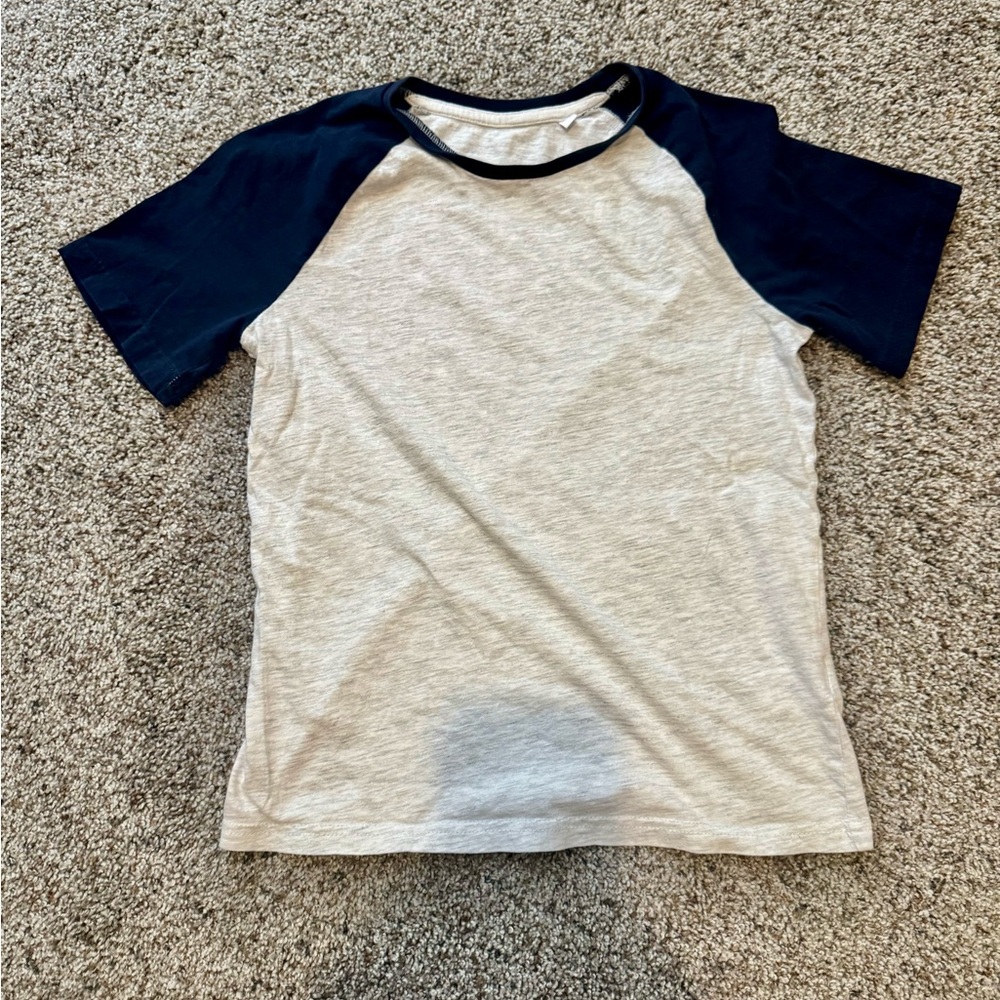 Kids Raglan Short-Sleeve Tee in Heather Gray and Navy Boys size M (8-10)